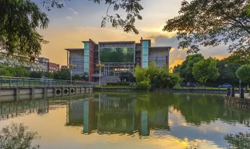 江苏空乘专业大学